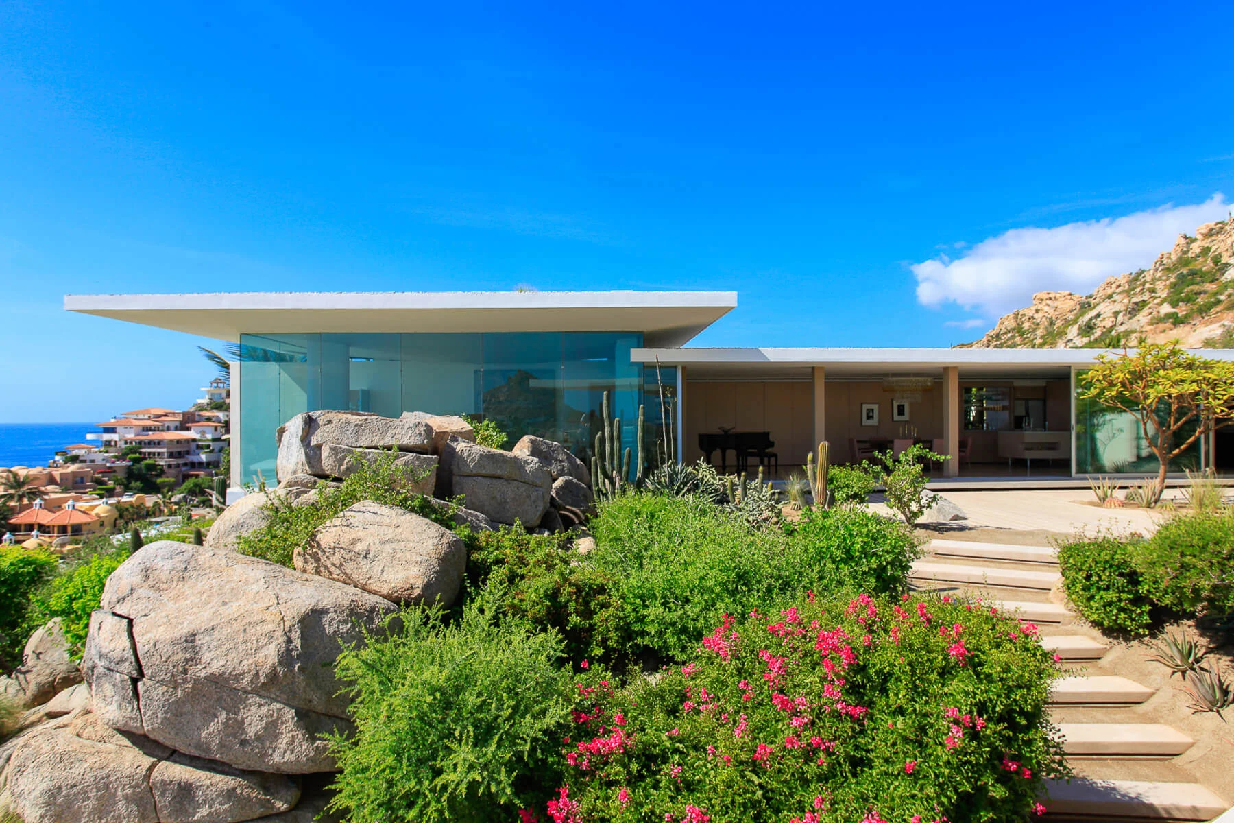 Casa Finisterra luxury villa in Los Cabos